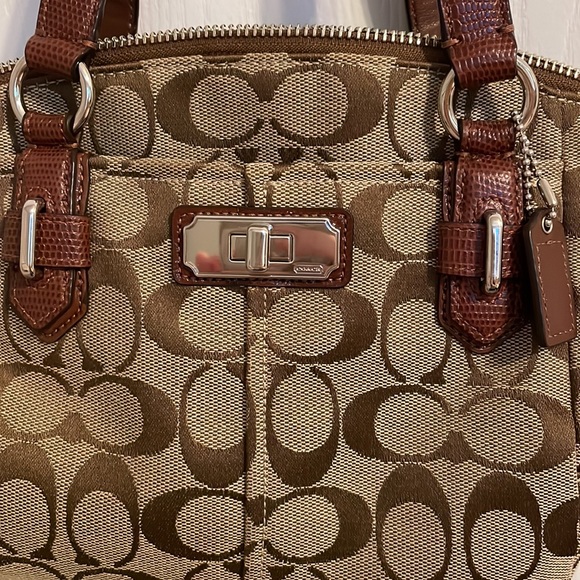 Small COACH Signature Purse - Picture 5 of 5